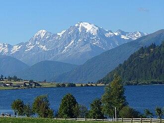 Der Ortler von Norden vom Haidersee aus gesehen.